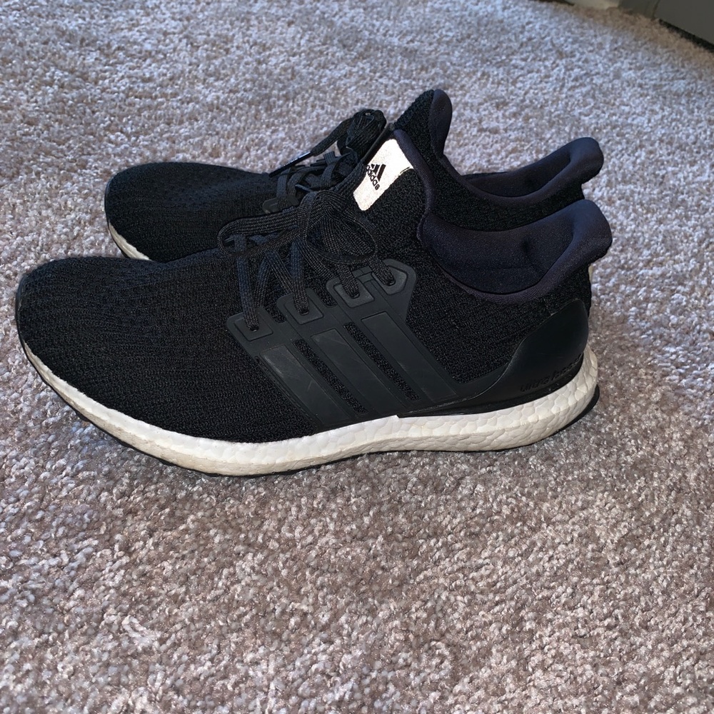 Adidas Ultraboost women’s sz 9!